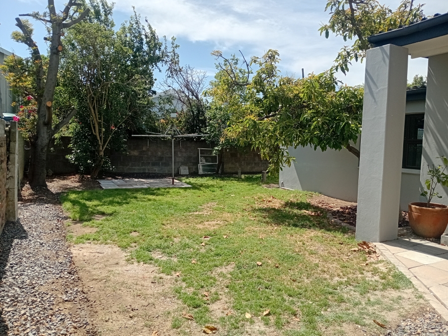 To Let 3 Bedroom Property for Rent in Strand North Western Cape